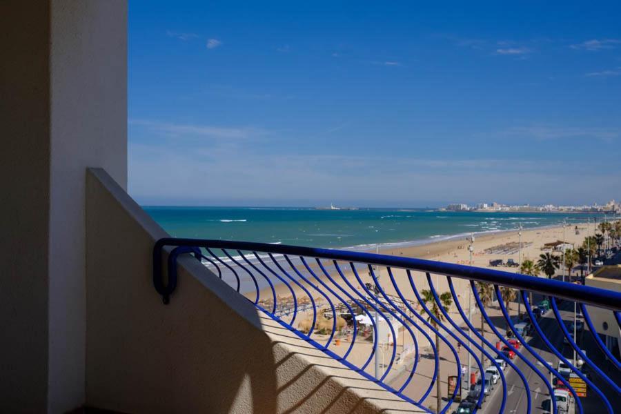 Hotel Playa Victoria Cadiz Exterior photo