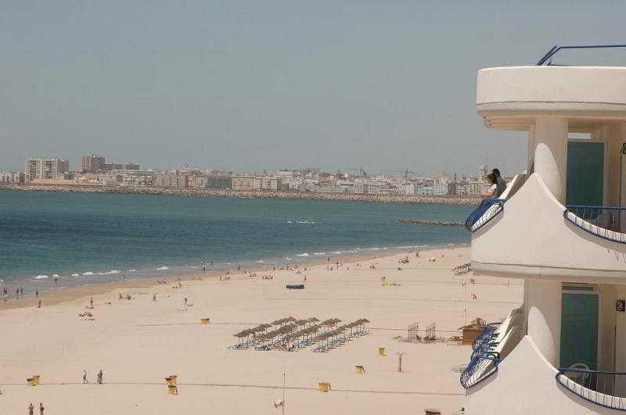 Hotel Playa Victoria Cadiz Exterior photo